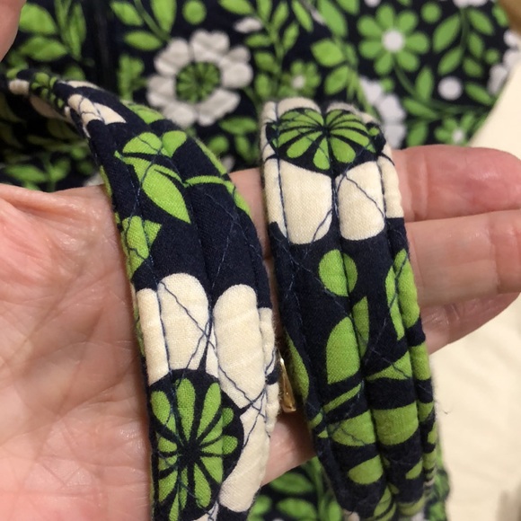 Vera Bradley duffle Large - Picture 7 of 10